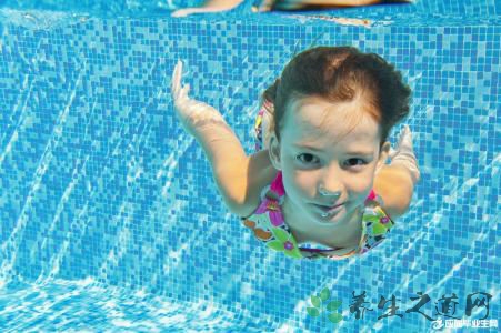 孩子学游泳的最佳年龄