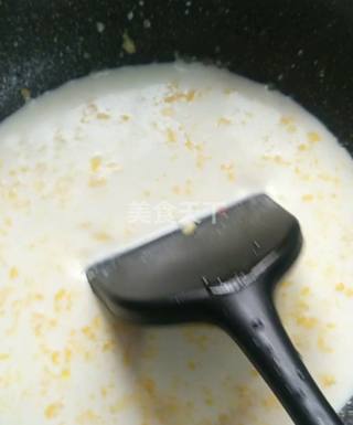 脆皮炸鲜奶的做法步骤：2
