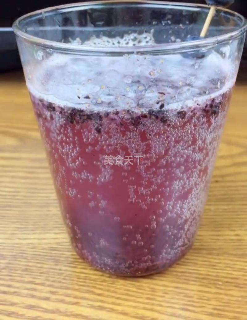 红宝石蓝莓水的做法