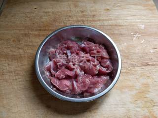 双椒木耳炒肉片的做法步骤：2
