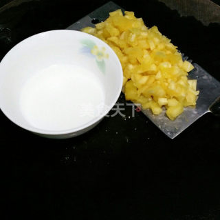 不加糖的酸甜菠萝香蕉派的做法步骤：2