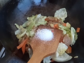 里脊肉炒圆白菜的做法步骤：9